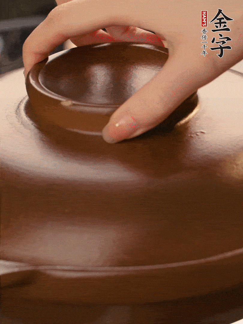 再下日本豆腐煮3分鐘。