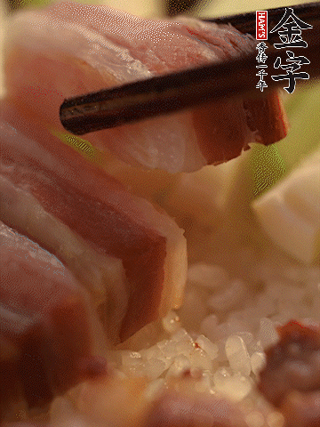 轉(zhuǎn)小火，繼續(xù)蓋蓋子燜2-3分鐘。