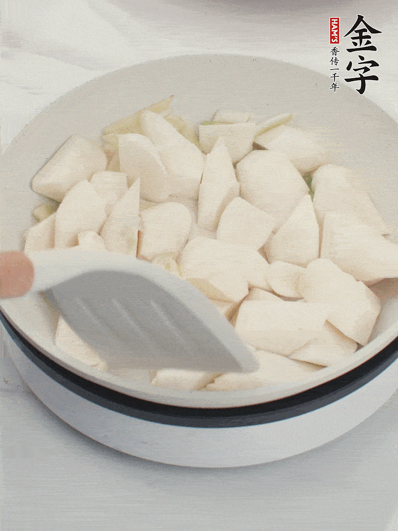 加茭白煸炒。
