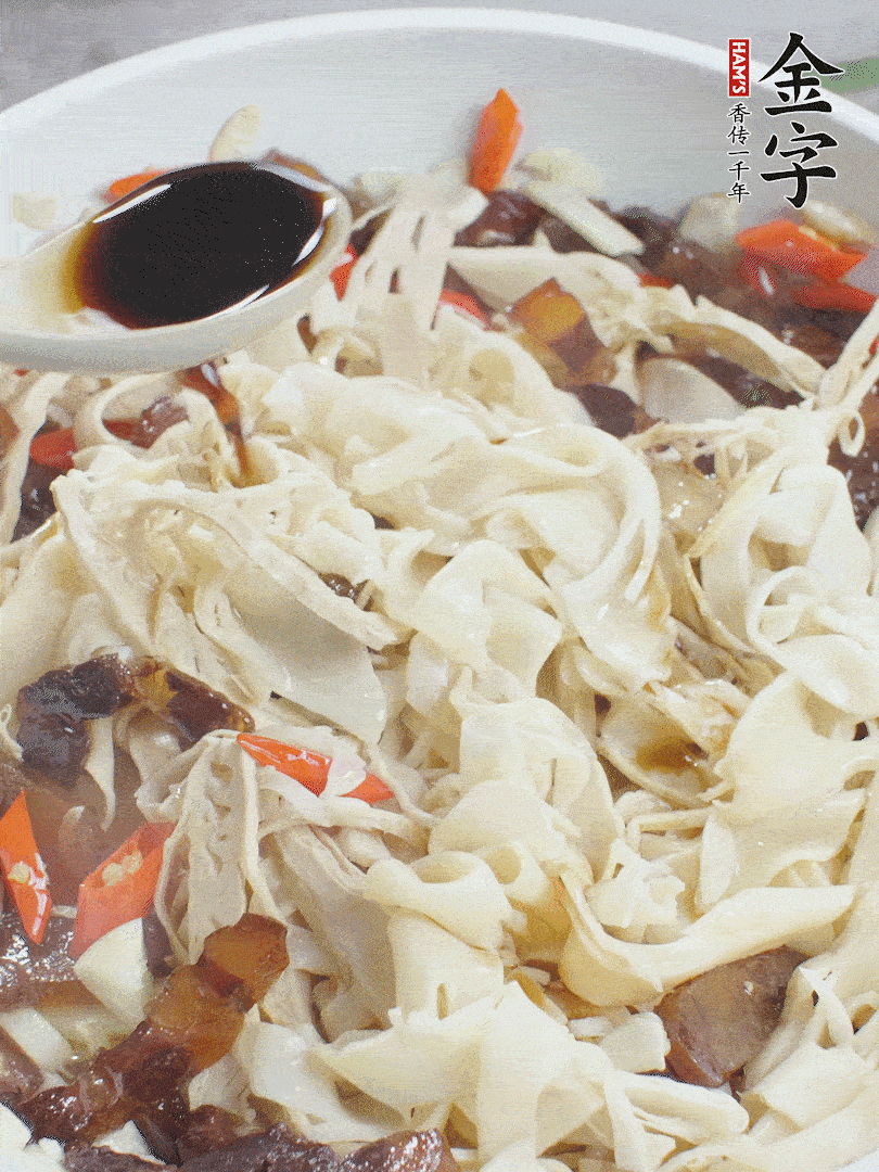 下糯米筍，淋一點(diǎn)生抽、蠔油調(diào)味。